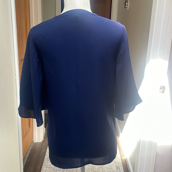 Lafayette blue silk blouse with flirty sleeves - Picture 4 of 5